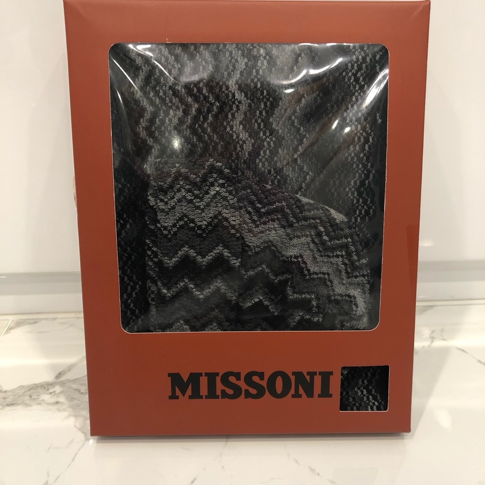 Missoni gift set, hat and scarf.